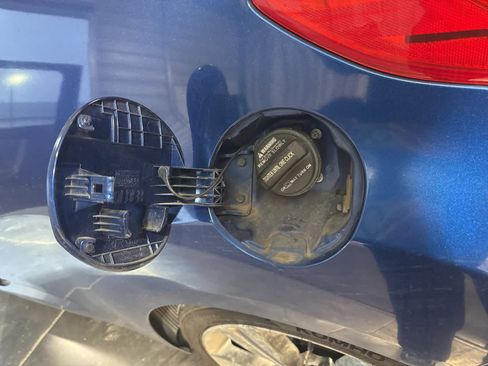 Used 2016 Hyundai Veloster w/ Option Group 03 image 12