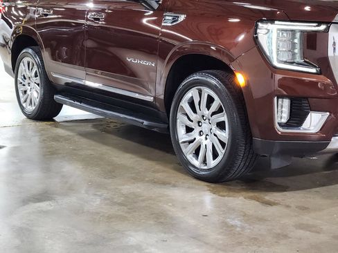 Used 2022 GMC Yukon SLT w/ SLT Premium Package RWD image 16