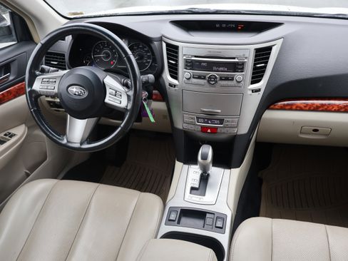 Used 2011 Subaru Outback 2.5i Limited w/ PWR Moonroof Pkg AWD/4WD image 13