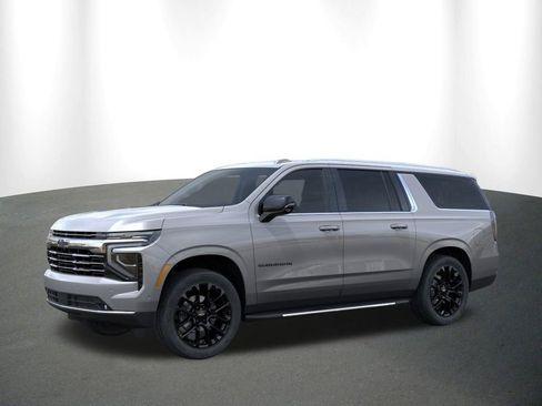New 2026 Chevrolet Suburban LT image 2