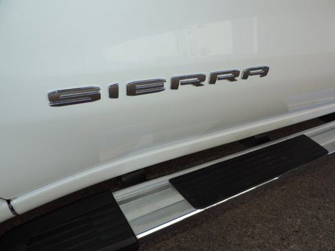 Certified 2023 GMC Sierra 1500 SLT image 16