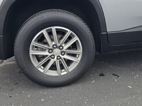 Used 2023 Chevrolet Traverse LT w/ LPO, Floor Liner Package AWD/4WD image 8