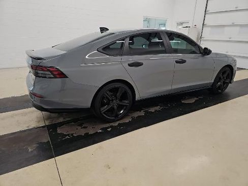 Used 2023 Honda Accord Sport image 3