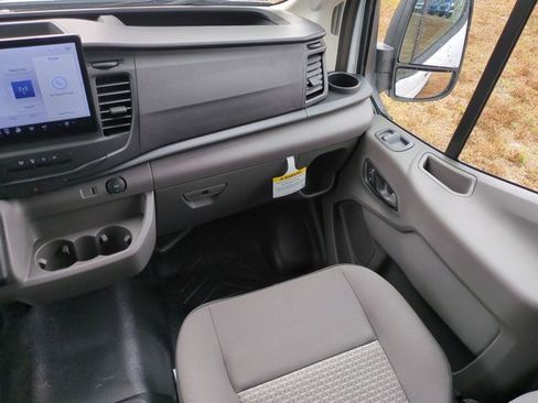New 2026 Ford Transit 250 148 Medium Roof RWD image 16