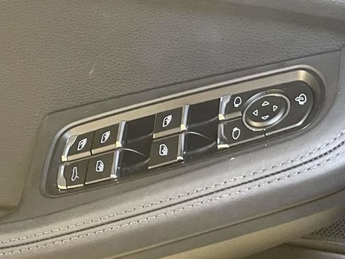 Certified 2024 Porsche Macan AWD/4WD image 39