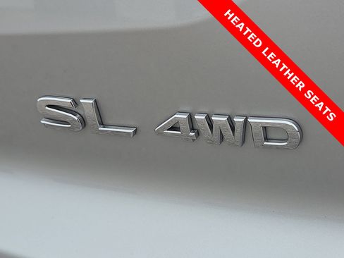 Used 2025 Nissan Pathfinder SL AWD/4WD image 8