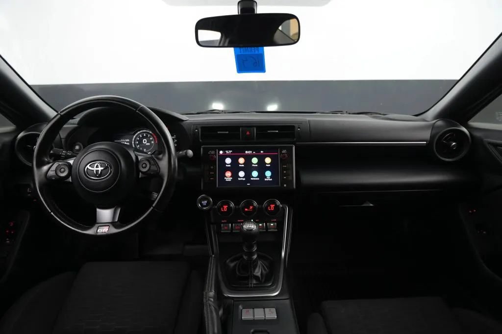 Used 2022 Toyota GR86 w/ ALL Weather Mat Package (TMS) RWD image 27