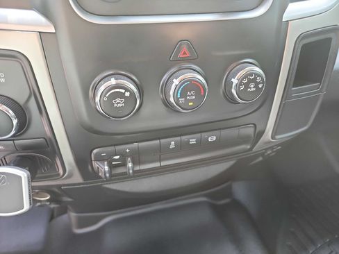 Used 2016 RAM 3500 SLT AWD/4WD image 32