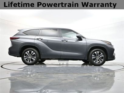 Used 2024 Toyota Highlander XLE