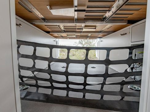 Used 2019 Mercedes-Benz Sprinter 4x4 144 image 33