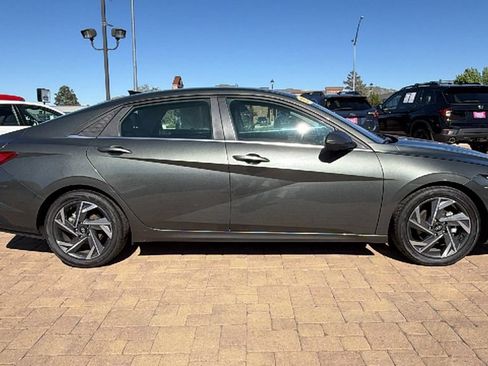 Used 2024 Hyundai Elantra Limited FWD image 2