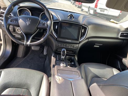 Used 2018 Maserati Ghibli image 12