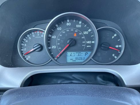 Used 2016 Toyota RAV4 LE AWD/4WD image 18