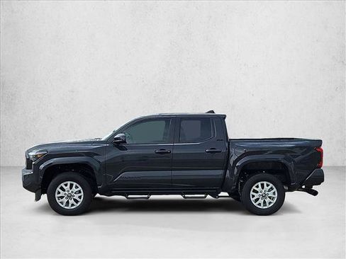 Used 2025 Toyota Tacoma SR5 AWD/4WD image 9