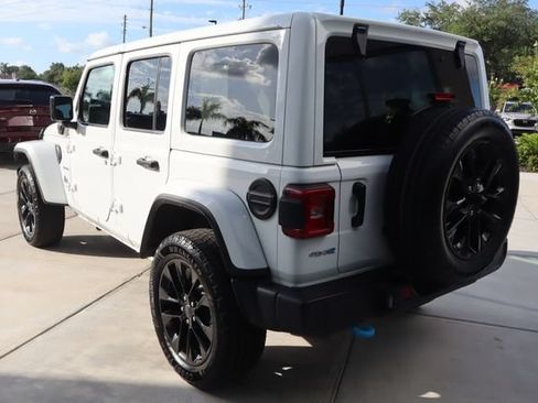 Used 2024 Jeep Wrangler Unlimited Sahara AWD/4WD image 6