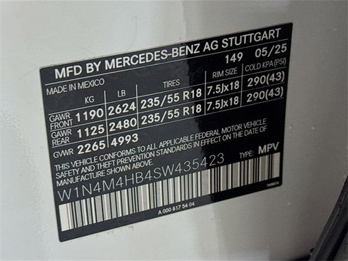 Certified 2025 Mercedes-Benz GLB 250 4MATIC image 33