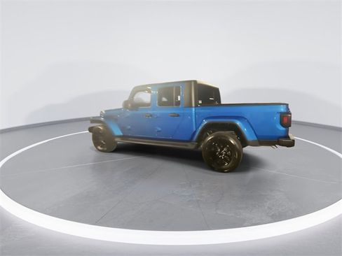 Used 2022 Jeep Gladiator Sport image 2