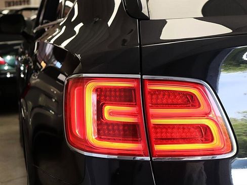 Used 2019 Bentley Bentayga AWD/4WD image 79