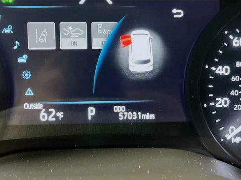 Certified 2025 Toyota Sienna XLE FWD image 11