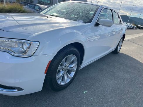 Certified 2023 Chrysler 300 Touring image 11