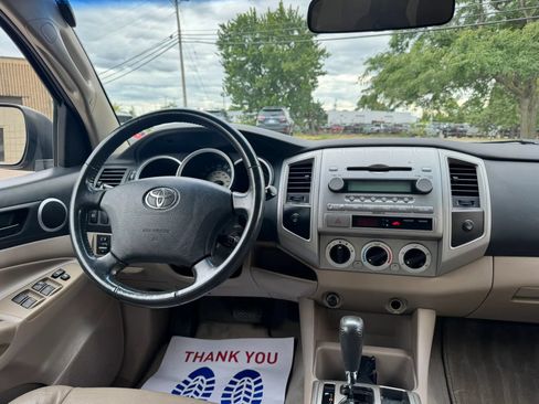 Used 2006 Toyota Tacoma PreRunner RWD image 16