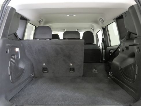 Used 2023 Jeep Renegade Latitude AWD/4WD image 25