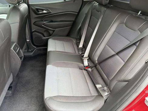 Certified 2025 Chevrolet Trax LT w/ Sunroof Package FWD image 14