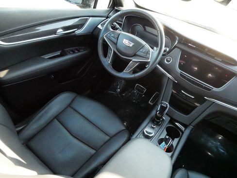 Certified 2024 Cadillac XT5 Sportv w/ LPO, Floor Liner Package image 9