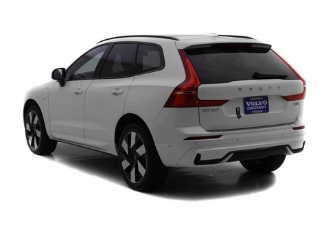 Used 2025 Volvo XC60 T8 Plus w/ Protection Package Premier image 6