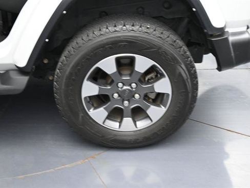 Used 2022 Jeep Wrangler Unlimited Sahara AWD/4WD image 23