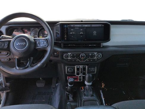 Used 2024 Jeep Wrangler Unlimited AWD/4WD image 11
