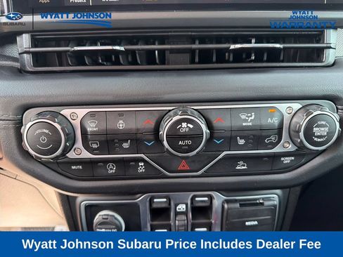 Used 2025 Jeep Wrangler Unlimited Sahara AWD/4WD image 25