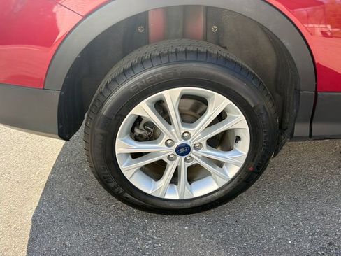 Used 2017 Ford Escape SE AWD/4WD image 30