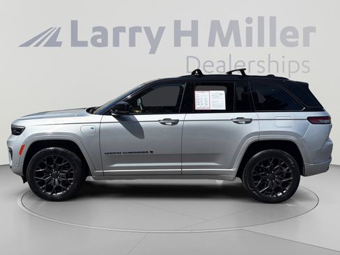 Used 2024 Jeep Grand Cherokee Summit AWD/4WD image 2