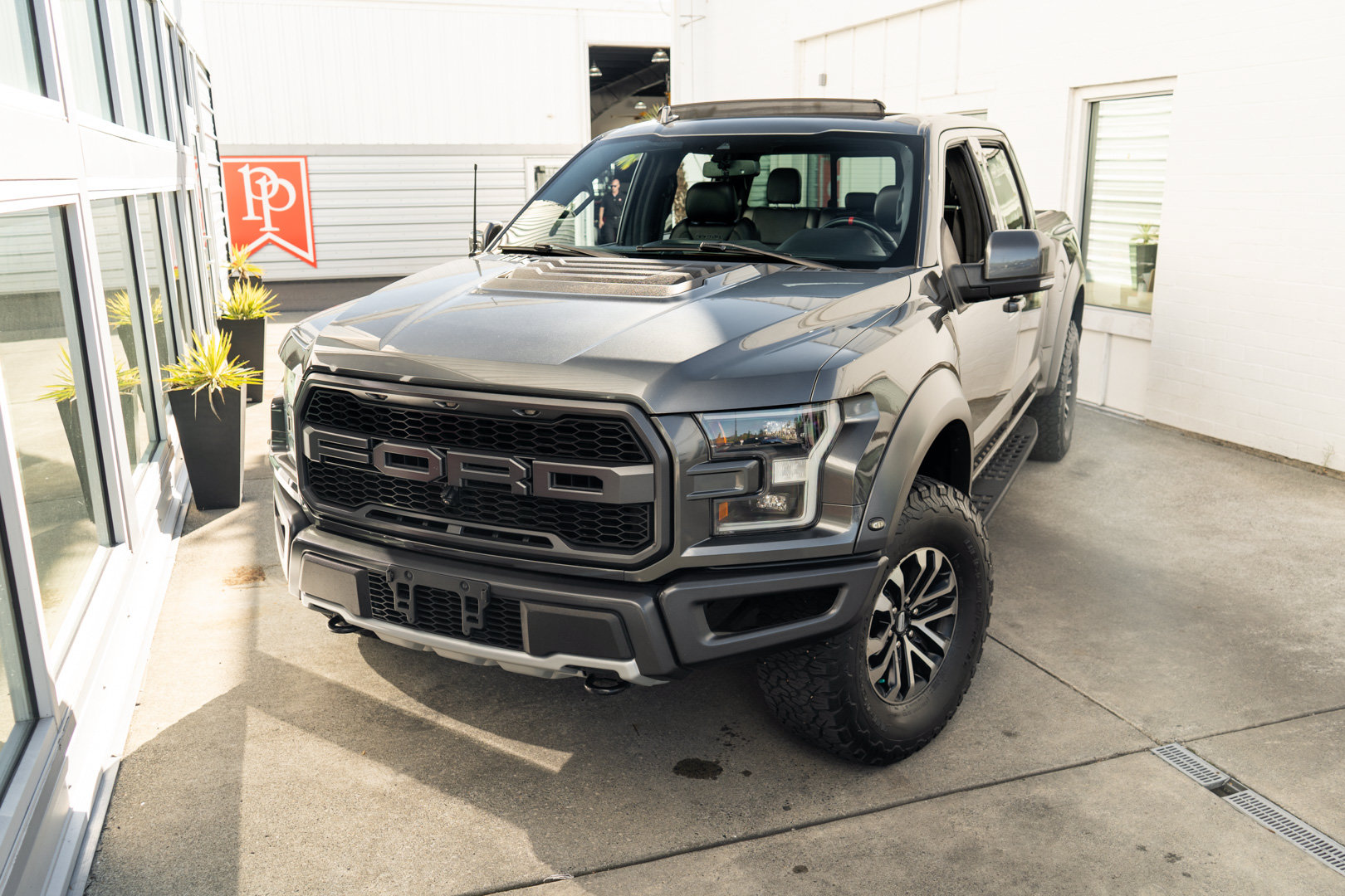 Used 2019 Ford F150 Raptor w/ Equipment Group 802A Luxury AWD/4WD image 3