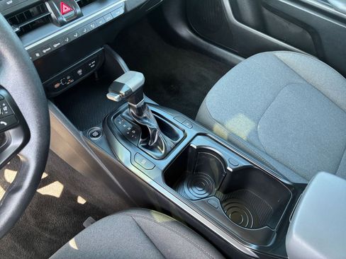 Used 2025 Kia K4 LXS image 40