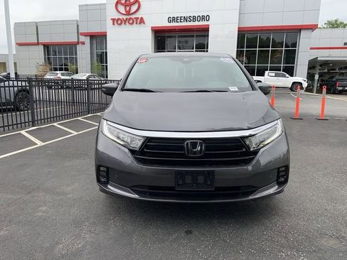 Used 2023 Honda Odyssey Touring image 3