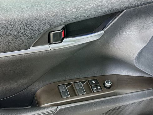 Used 2023 Toyota Camry XSE FWD image 15