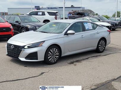 Used 2024 Nissan Altima 2.5 SV