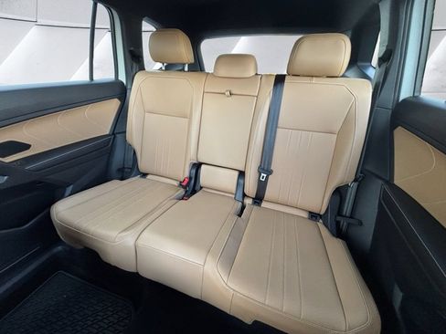 Used 2024 Volkswagen Tiguan SE AWD/4WD image 20
