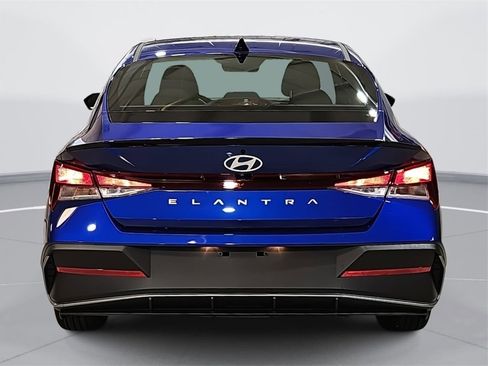 New 2026 Hyundai Elantra Sport image 6