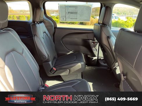 New 2026 Chrysler Voyager LX image 24