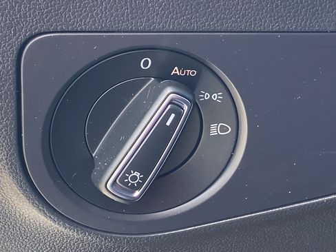 Certified 2024 Volkswagen Tiguan Wolfsburg Edition FWD image 10