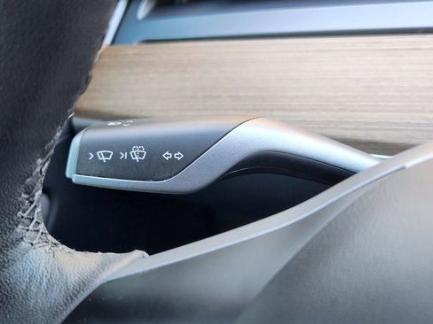 Used 2023 Tesla Model Y Long Range image 33