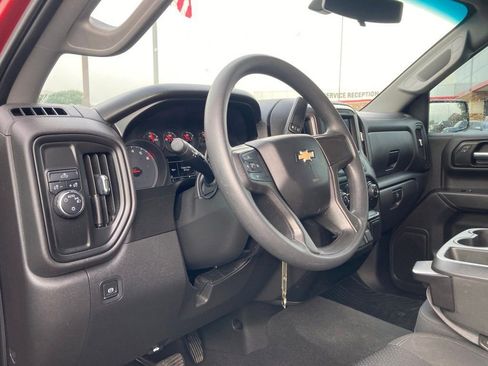 Used 2020 Chevrolet Silverado 1500 Custom w/ Custom Value Package RWD image 9