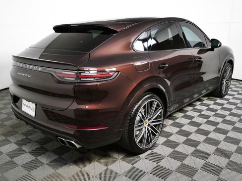 Certified 2022 Porsche Cayenne Turbo AWD/4WD image 30