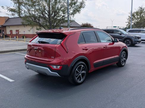 Used 2025 Kia Niro LX FWD image 3