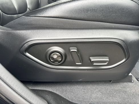 Used 2024 Jeep Grand Cherokee Limited image 39