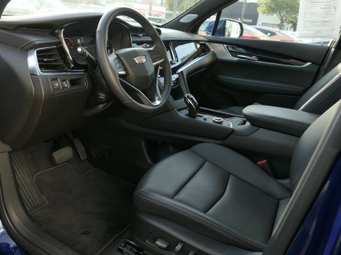 New 2025 Cadillac XT6 Premium Luxury image 12