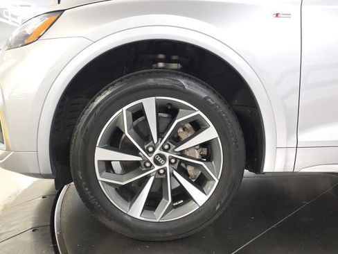 Used 2023 Audi Q5 2.0T Premium w/ Convenience Package image 29